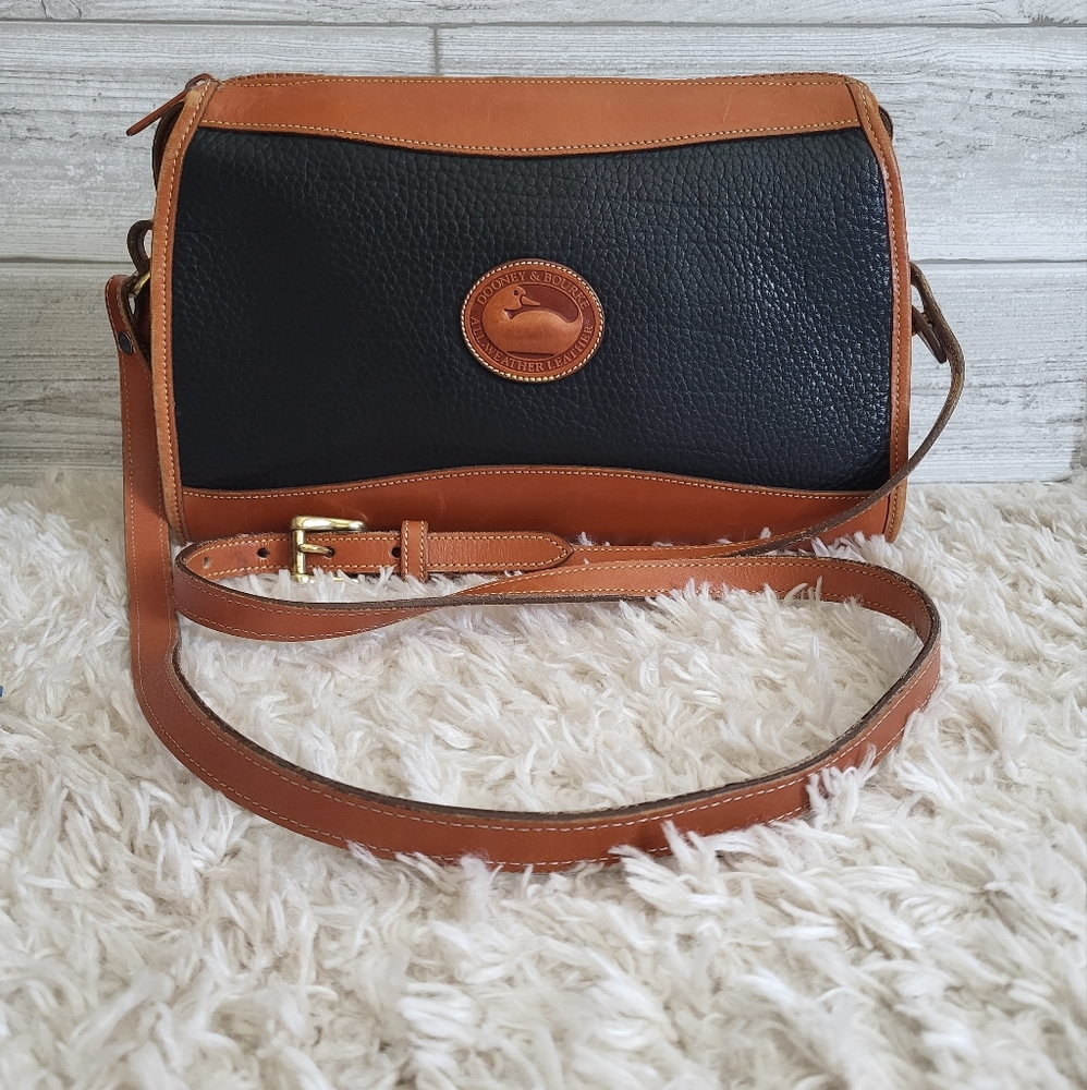 Vintage Dooney and Bourke Black Crossbody Purse